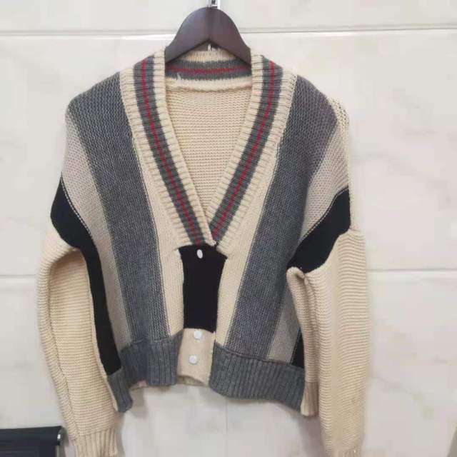 DEAT Sweater